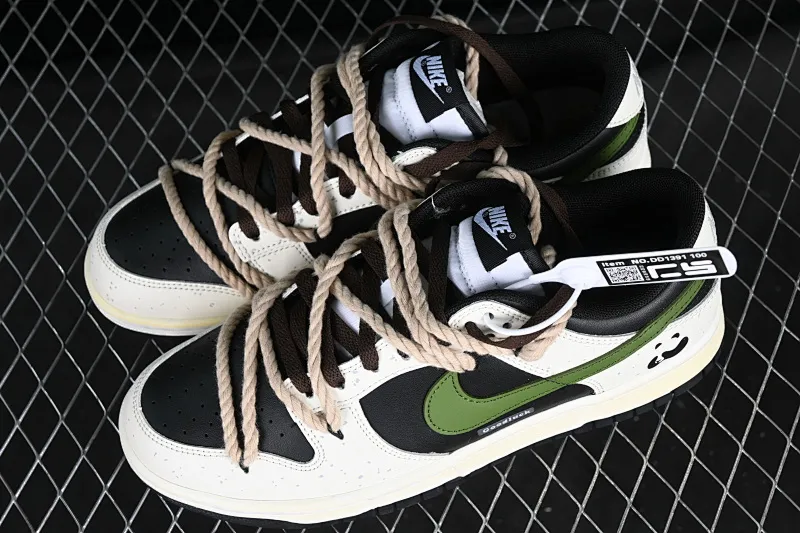 All Categories Nk SB Dunk Series Nk SB Dunk Low Low-top sneakers CS version Nk Dunk Low "Panda" Bamboo Forest Panda Customized version of deconstructed strap casual sneakers DD1391-100